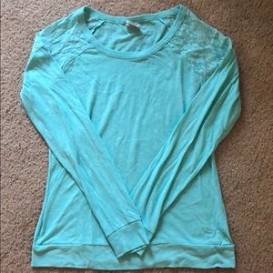 Long sleeve with shoulder lace insert